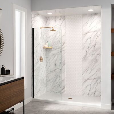 Deluxe marble shower with inlaid basketweave section